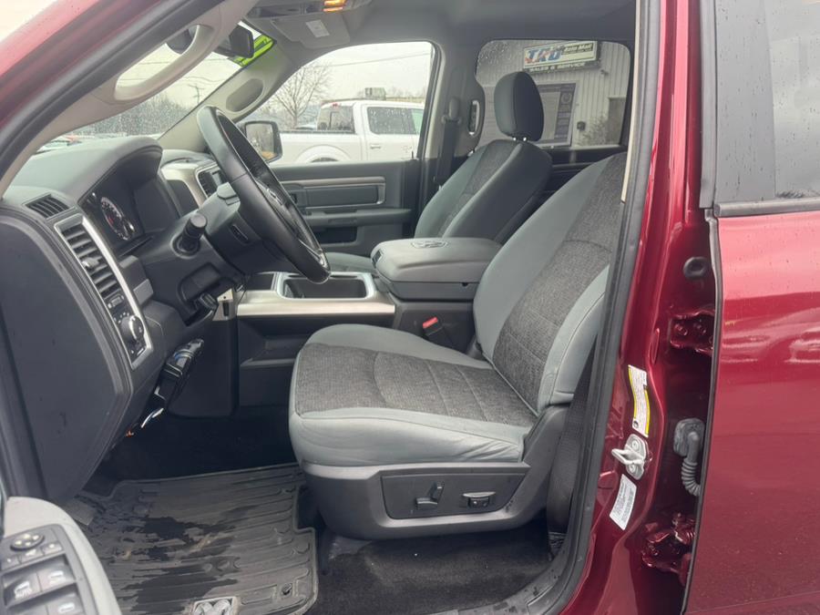2017 RAM 1500 Big Horn 4x4 Crew Cab 5''7