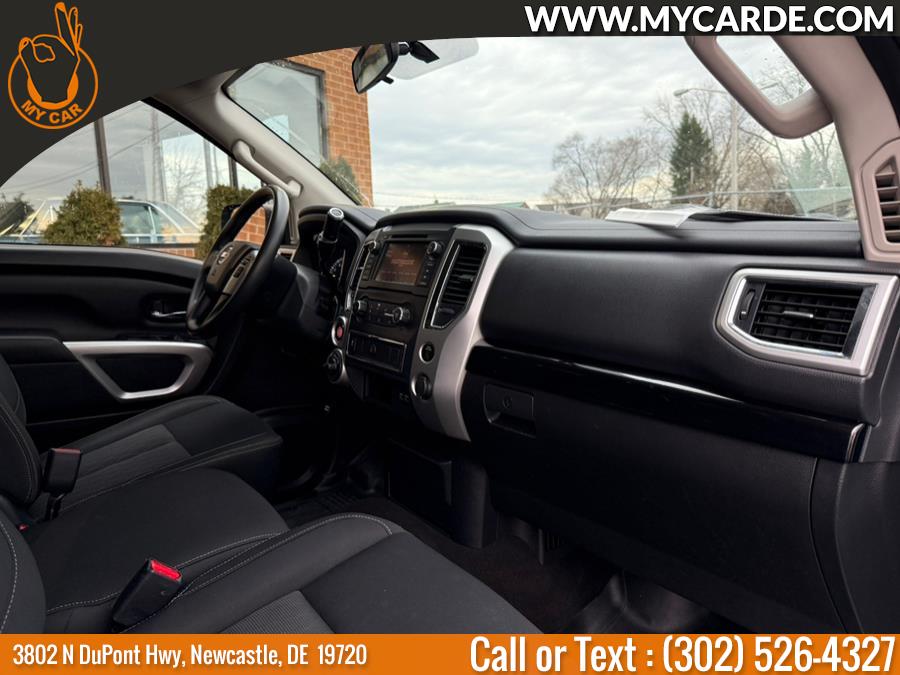 2019 Nissan Titan 4x4 Crew Cab SV photo