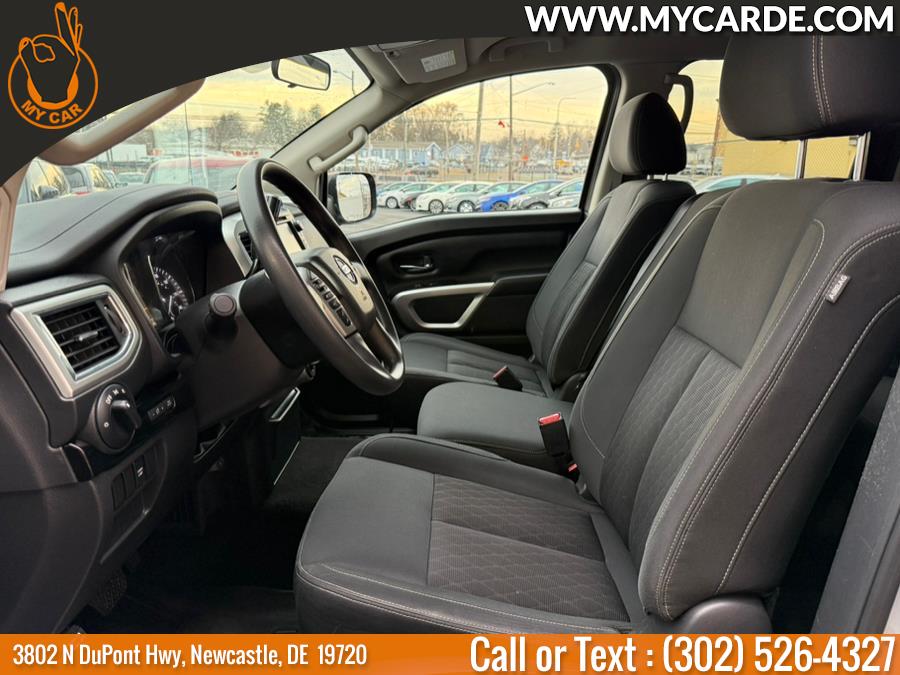2019 Nissan Titan 4x4 Crew Cab SV photo