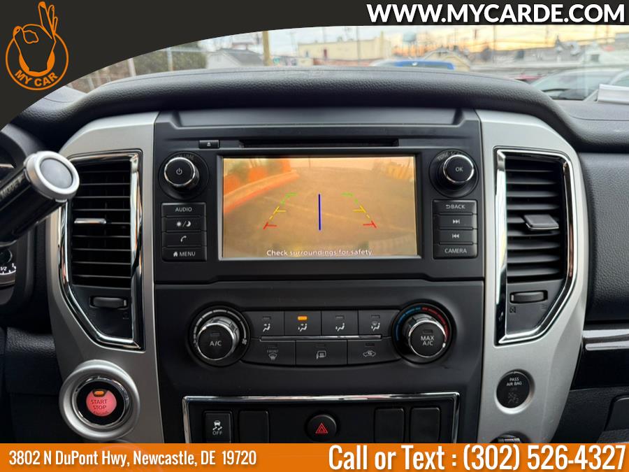 2019 Nissan Titan 4x4 Crew Cab SV photo