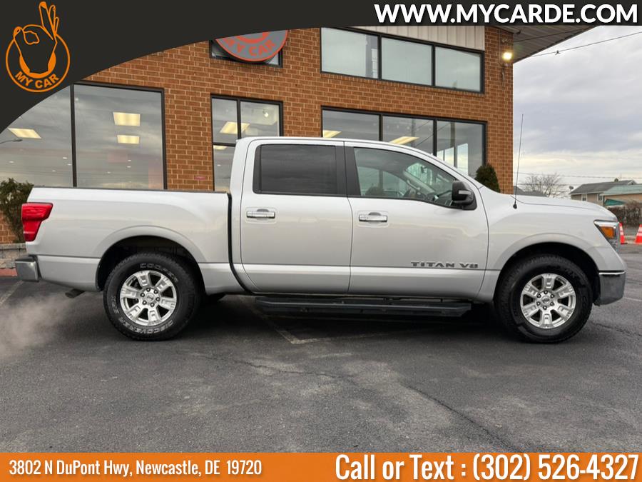 2019 Nissan Titan 4x4 Crew Cab SV photo
