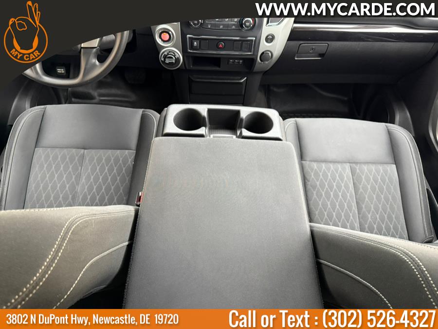 2019 Nissan Titan 4x4 Crew Cab SV photo