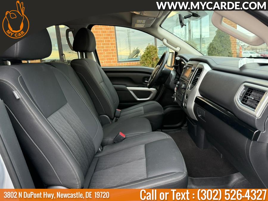 2019 Nissan Titan 4x4 Crew Cab SV photo
