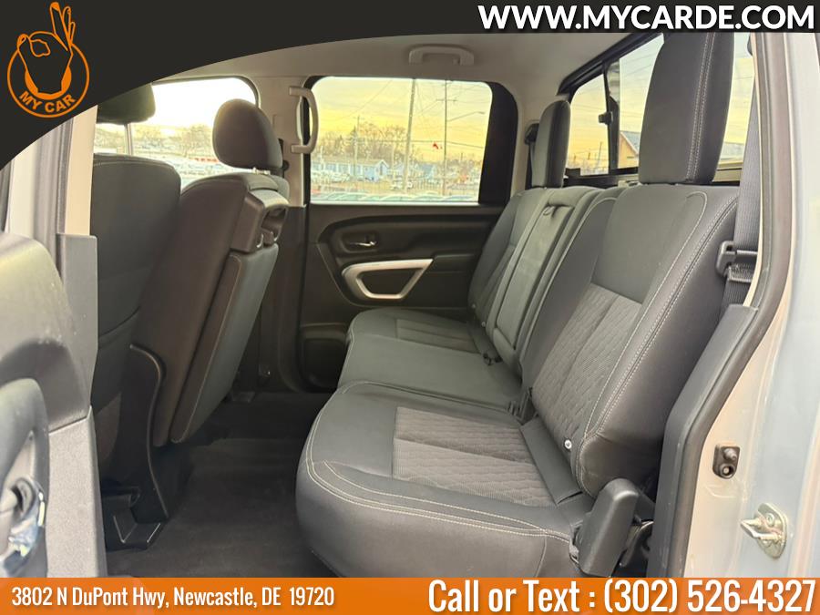2019 Nissan Titan 4x4 Crew Cab SV photo