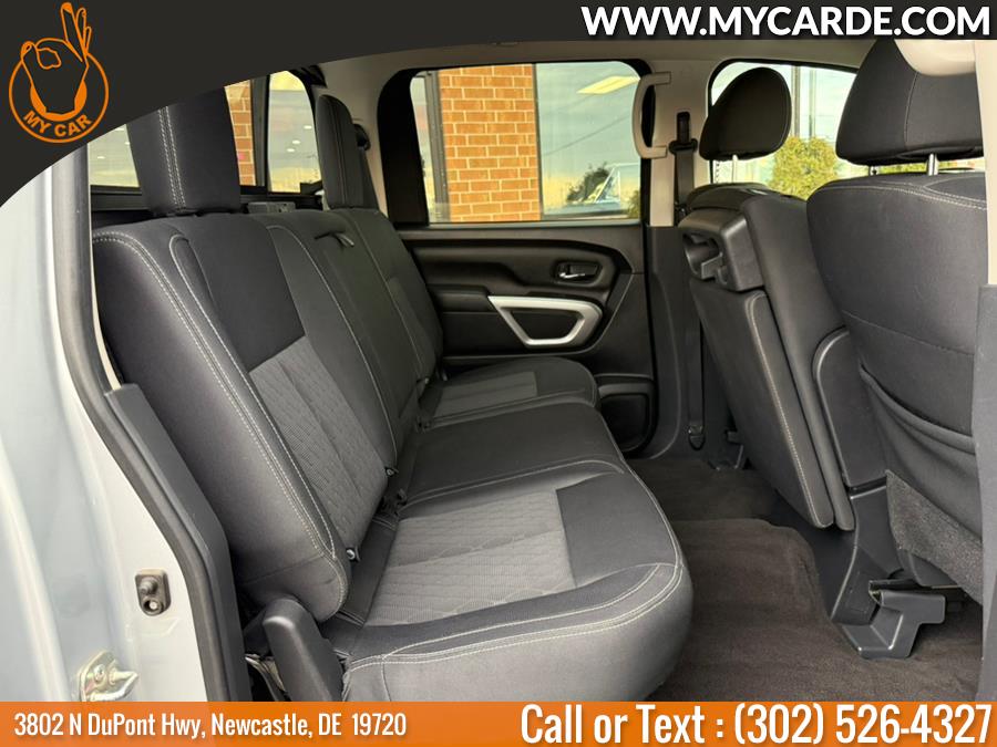 2019 Nissan Titan 4x4 Crew Cab SV photo