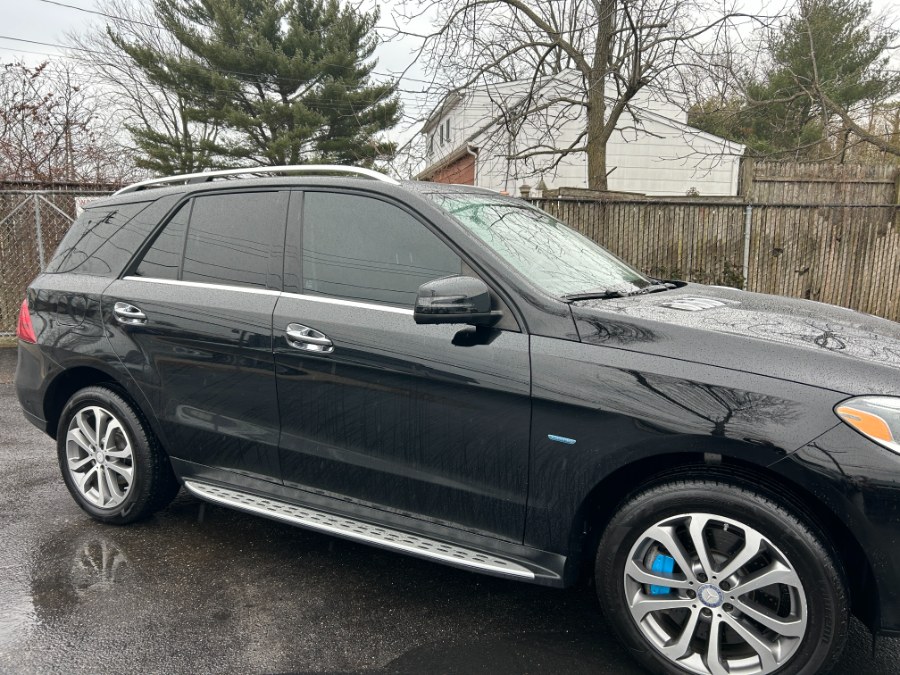 2017 Mercedes-Benz GLE 550e 4MATIC SUV photo