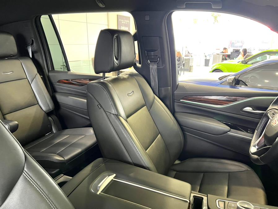 2022 Cadillac Escalade ESV 4WD 4dr Luxury photo