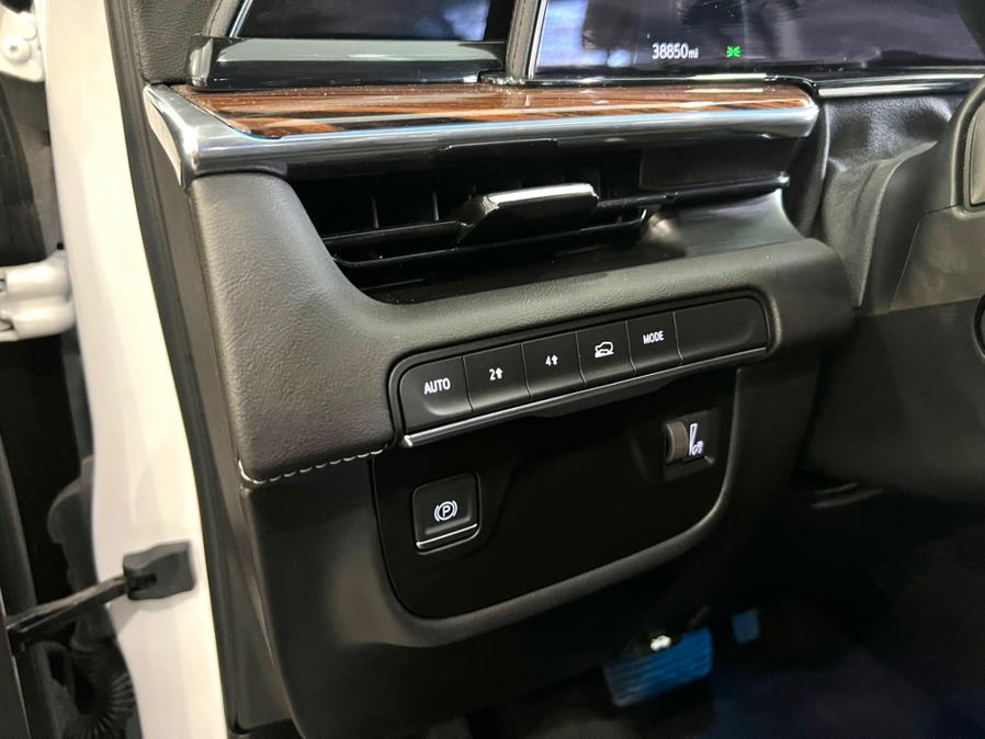 2022 Cadillac Escalade ESV 4WD 4dr Luxury photo