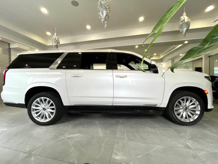2022 Cadillac Escalade ESV 4WD 4dr Luxury photo