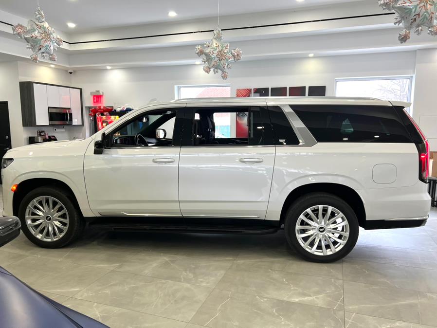 2022 Cadillac Escalade ESV 4WD 4dr Luxury photo