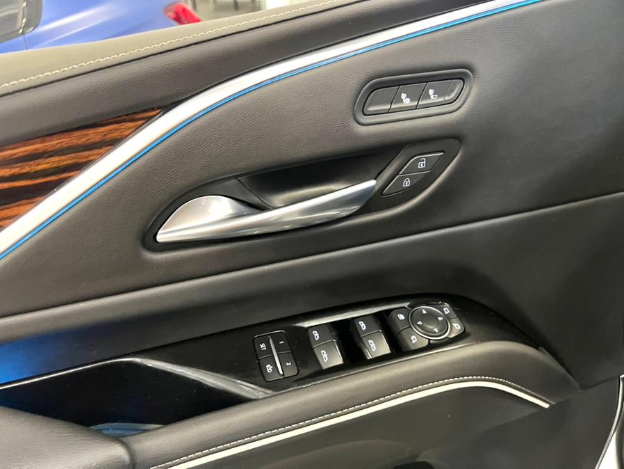 2022 Cadillac Escalade ESV 4WD 4dr Luxury photo