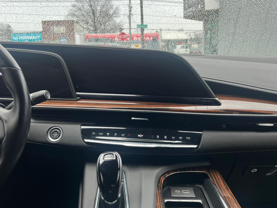 2022 Cadillac Escalade ESV 4WD 4dr Luxury photo