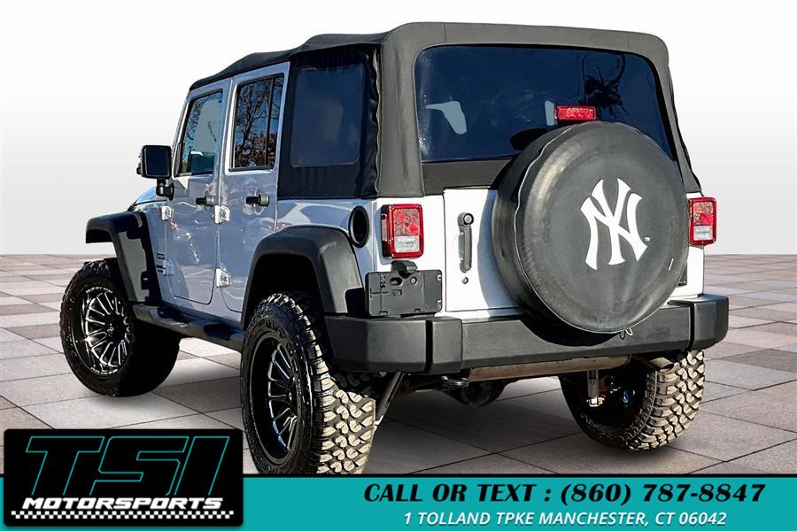 2015 Jeep Wrangler Unlimited 4WD 4dr Sport photo