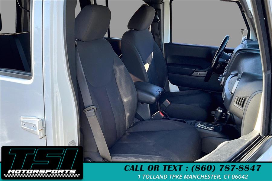 2015 Jeep Wrangler Unlimited 4WD 4dr Sport photo