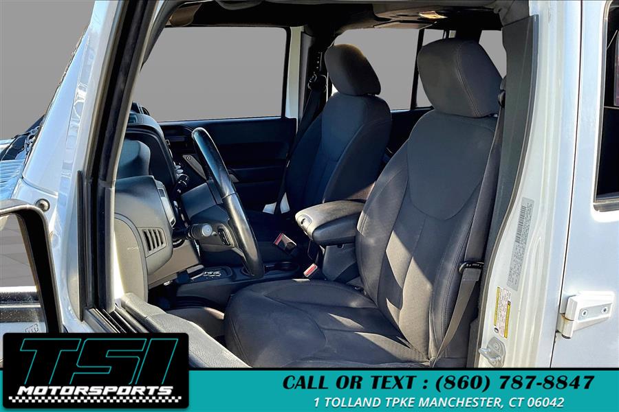 2015 Jeep Wrangler Unlimited 4WD 4dr Sport photo