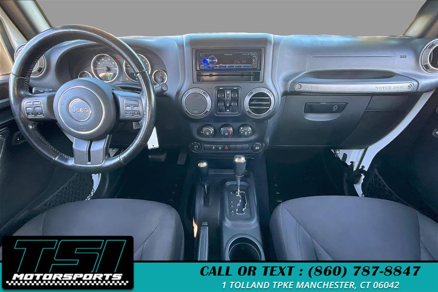 2015 Jeep Wrangler Unlimited 4WD 4dr Sport photo