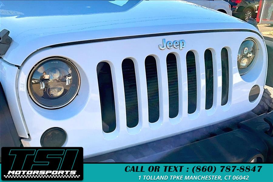 2015 Jeep Wrangler Unlimited 4WD 4dr Sport photo