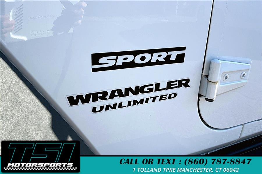 2015 Jeep Wrangler Unlimited 4WD 4dr Sport photo