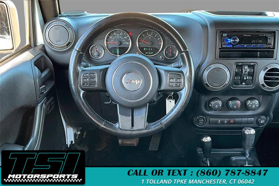2015 Jeep Wrangler Unlimited 4WD 4dr Sport photo