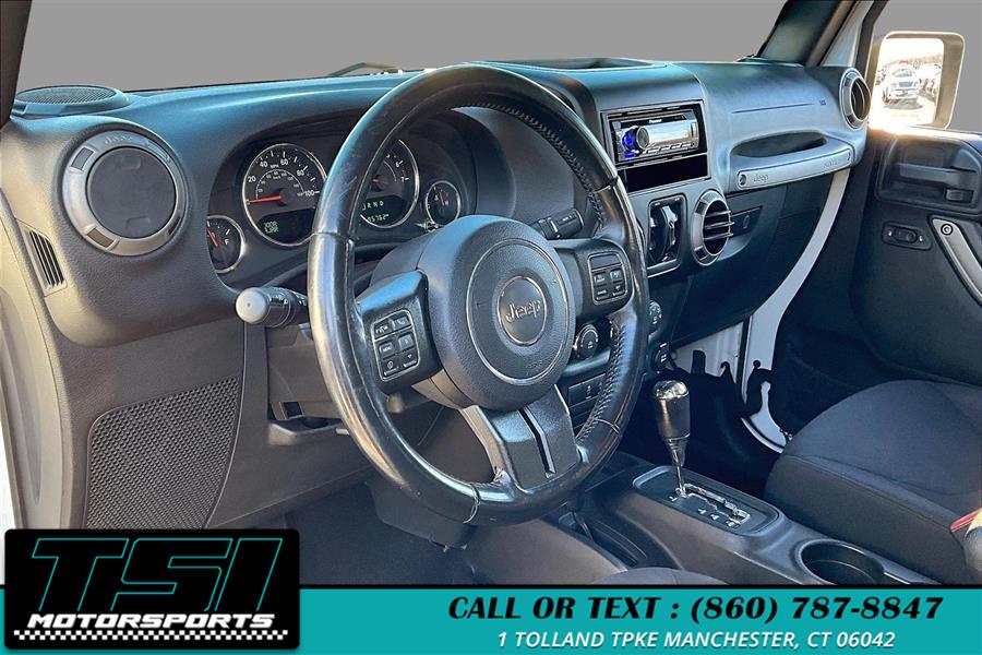 2015 Jeep Wrangler Unlimited 4WD 4dr Sport photo