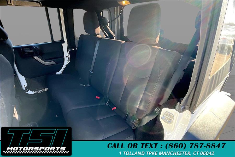 2015 Jeep Wrangler Unlimited 4WD 4dr Sport photo