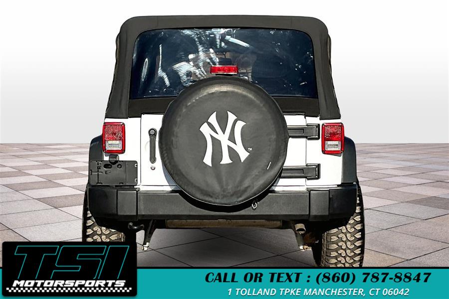2015 Jeep Wrangler Unlimited 4WD 4dr Sport photo