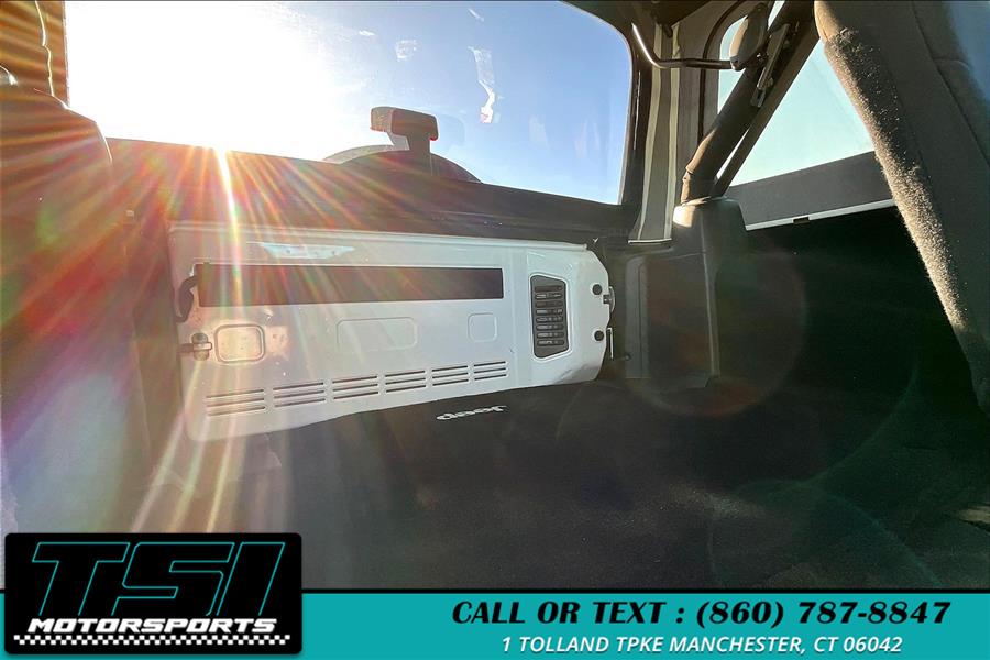 2015 Jeep Wrangler Unlimited 4WD 4dr Sport photo