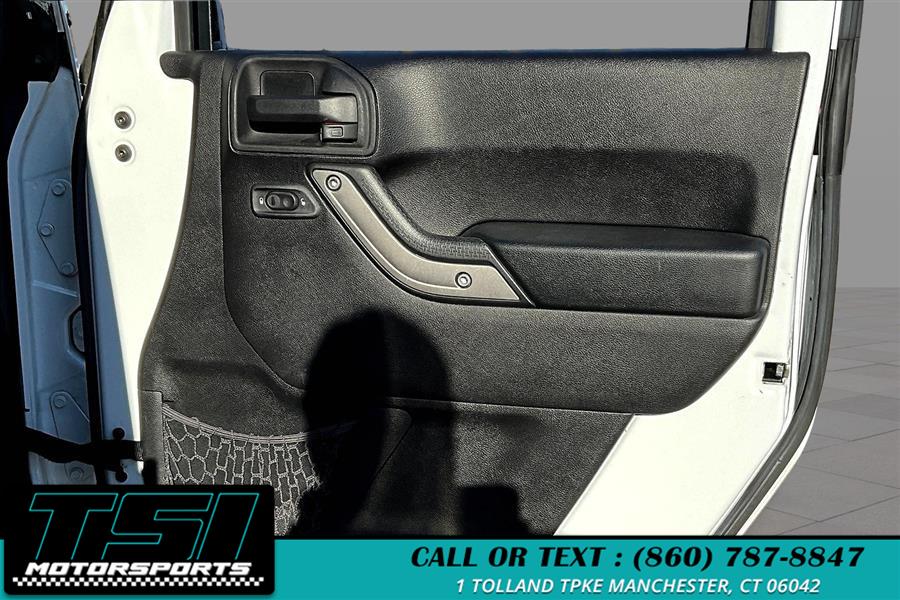 2015 Jeep Wrangler Unlimited 4WD 4dr Sport photo