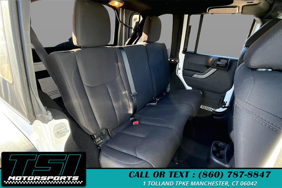 2015 Jeep Wrangler Unlimited 4WD 4dr Sport photo
