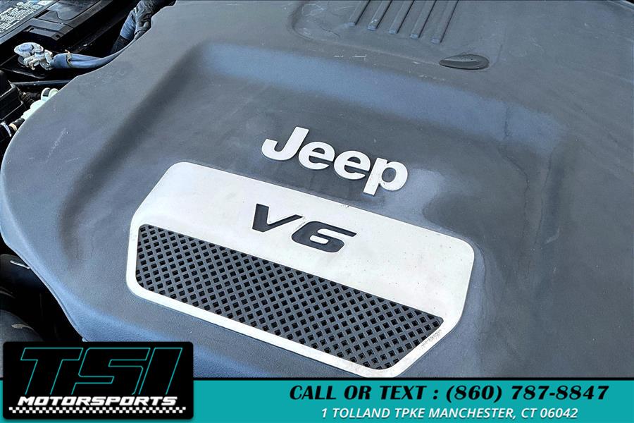 2015 Jeep Wrangler Unlimited 4WD 4dr Sport photo
