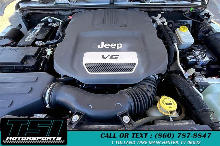 2015 Jeep Wrangler Unlimited 4WD 4dr Sport photo