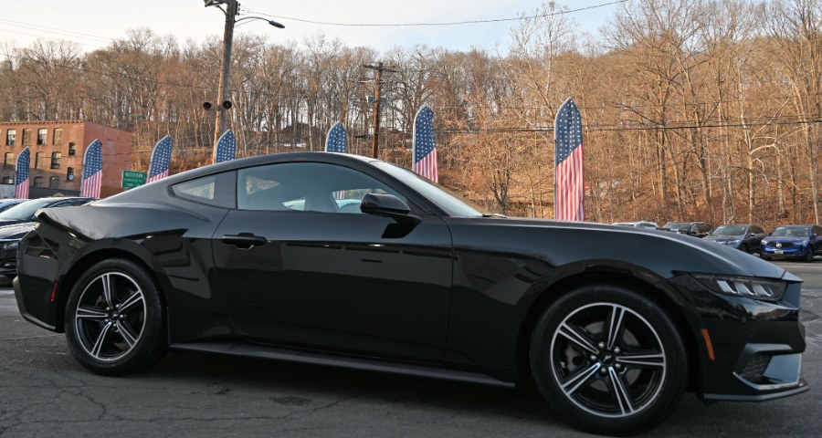 2024 Ford Mustang EcoBoost Fastback photo