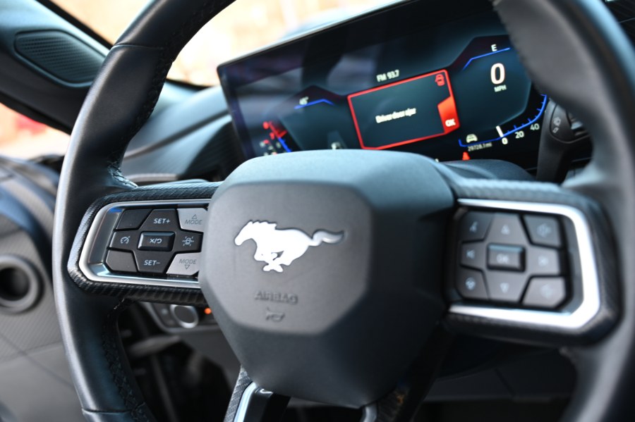 2024 Ford Mustang EcoBoost Fastback photo