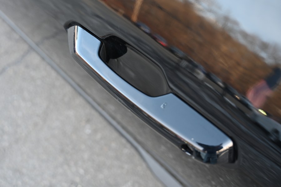 2024 Ford Mustang EcoBoost Fastback photo