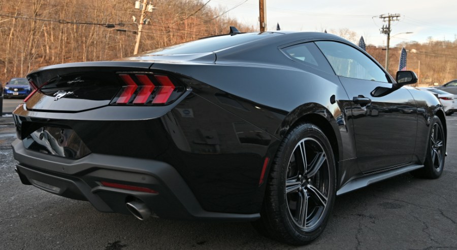 2024 Ford Mustang EcoBoost Fastback photo