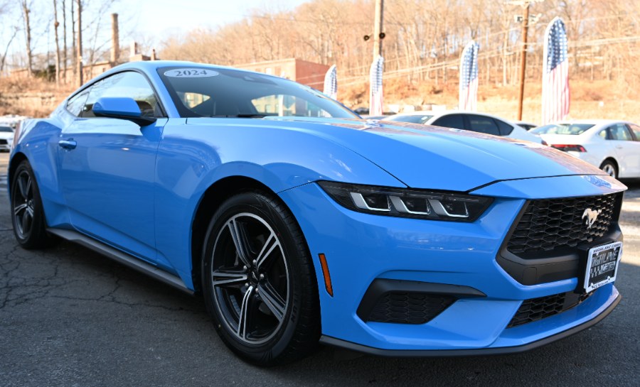 2024 Ford Mustang EcoBoost Fastback photo