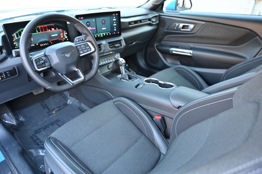 2024 Ford Mustang EcoBoost Fastback photo