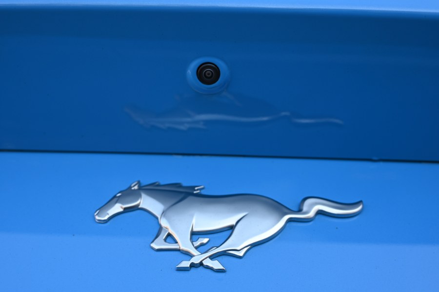2024 Ford Mustang EcoBoost Fastback photo