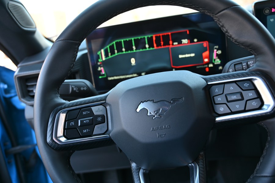 2024 Ford Mustang EcoBoost Fastback photo