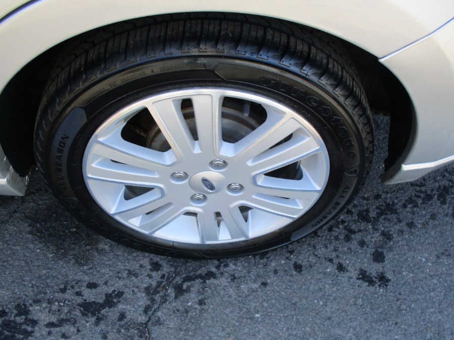 2011 Ford Focus SEL photo