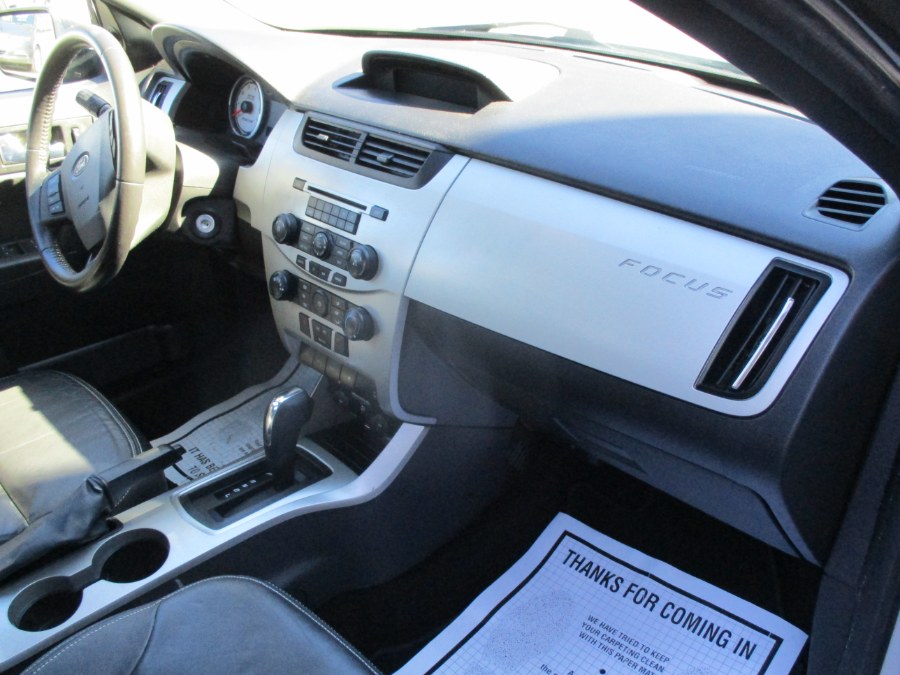 2011 Ford Focus SEL photo