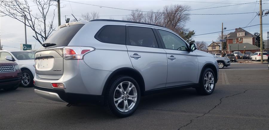 2015 Subaru Outlander 4WD 4dr SE photo