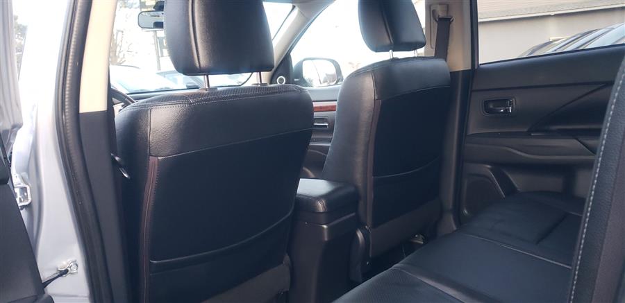 2015 Subaru Outlander 4WD 4dr SE photo