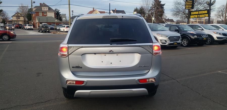 2015 Subaru Outlander 4WD 4dr SE photo