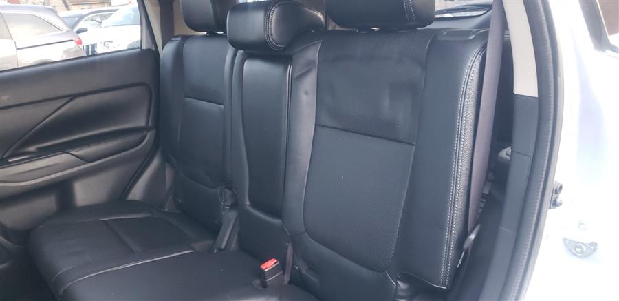 2015 Subaru Outlander 4WD 4dr SE photo