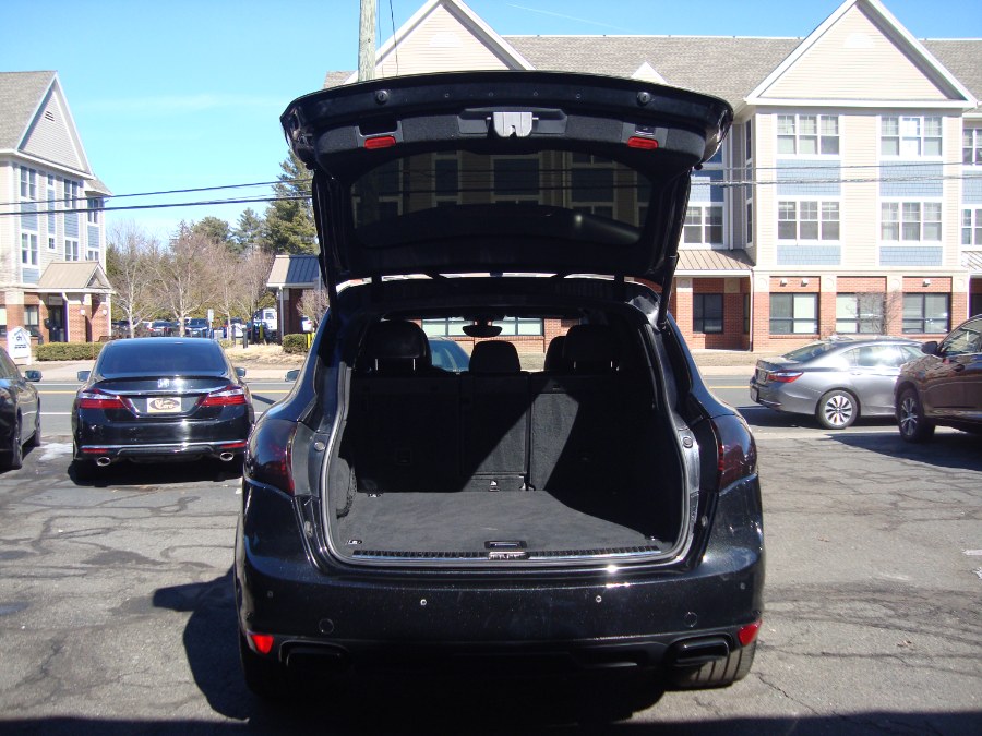 2013 Porsche Cayenne photo