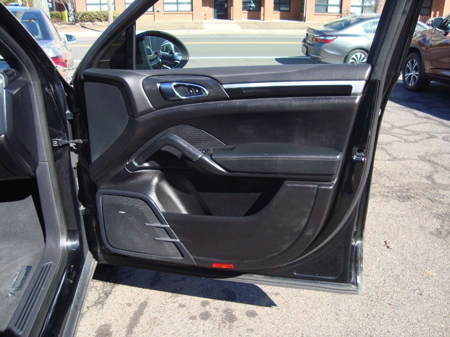 2013 Porsche Cayenne photo