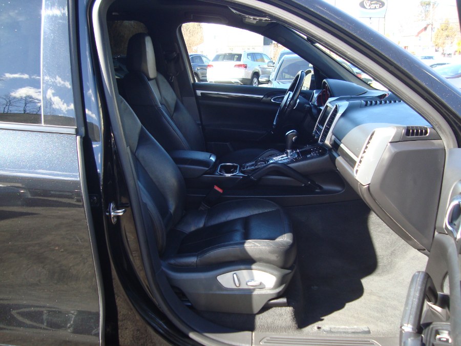 2013 Porsche Cayenne photo