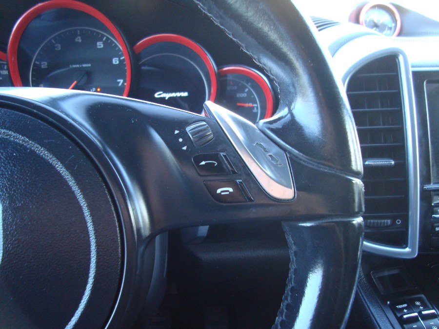 2013 Porsche Cayenne photo