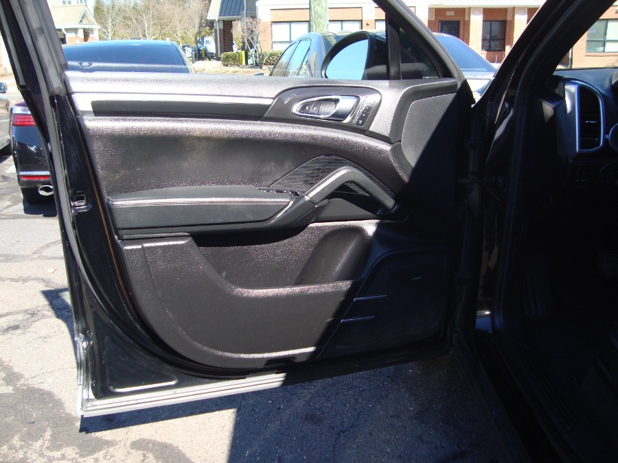 2013 Porsche Cayenne photo